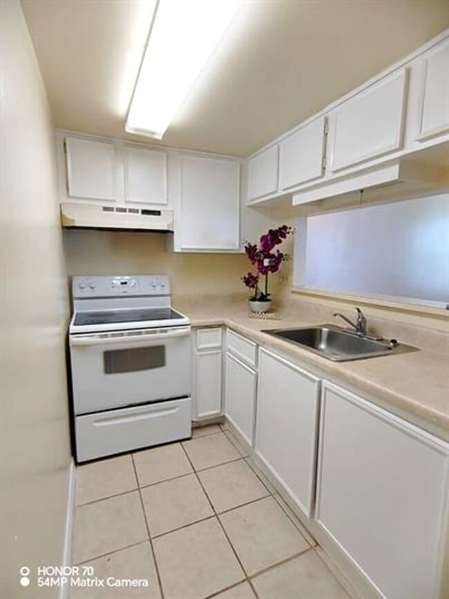 Building Photo - Waterside Community Condo – Steps from Sce...