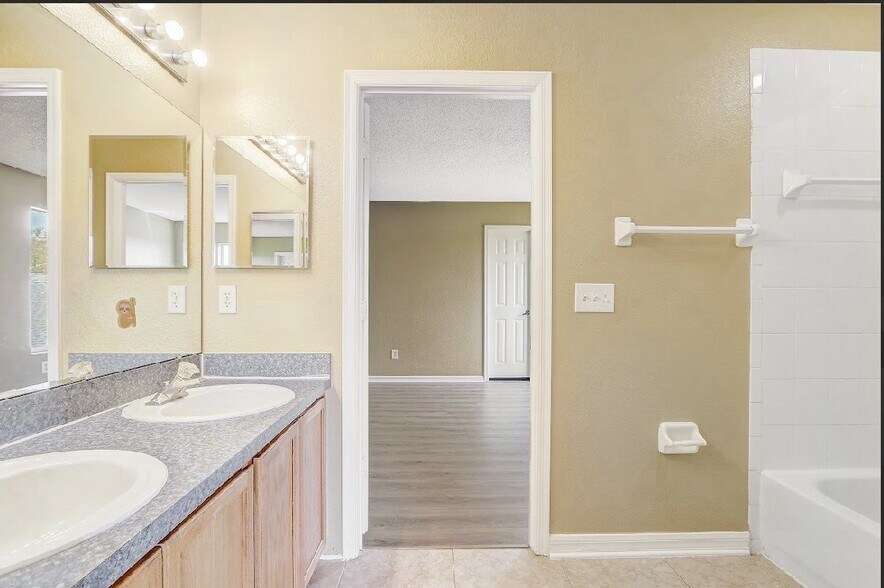 Building Photo - 112 Ivy Brook Ct