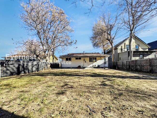 Building Photo - 2755 N Humboldt St