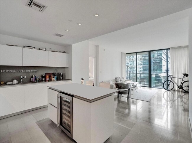 Building Photo - 88 SW 7th St