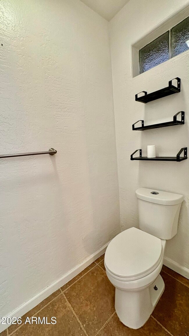 Building Photo - 2140 W Utopia Rd