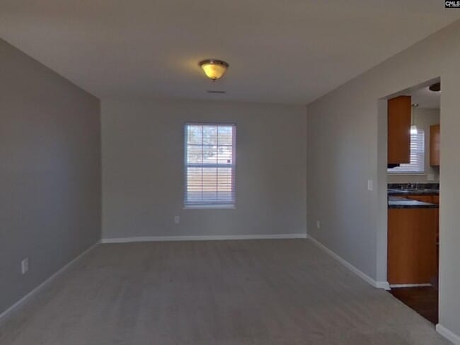 Building Photo - 732 Elderberry Ln