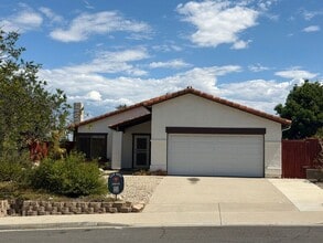 Building Photo - 720 Valley Crest Dr