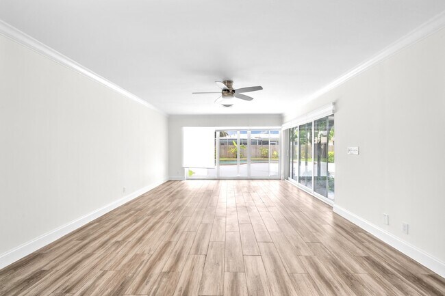 Building Photo - 1424 SW 13th Dr