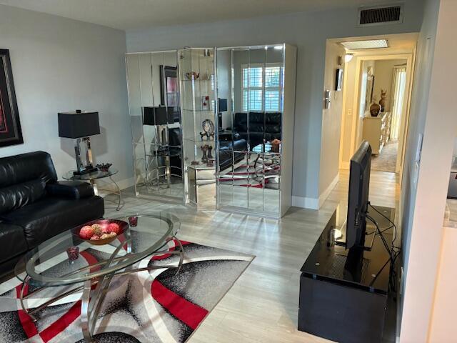 Building Photo - 1015 Cornwall A