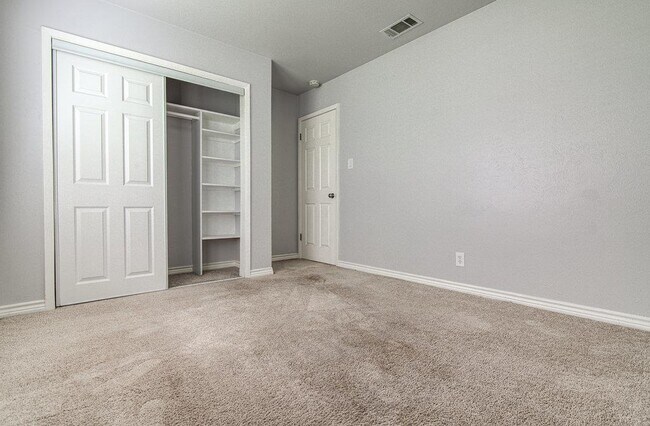 Building Photo - 12111 Missel Thrush Ct