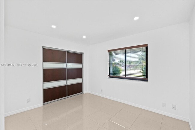 Building Photo - 730 SW 95 Terrace