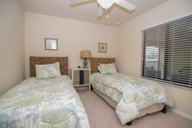 Building Photo - 9837 Venezia Cir