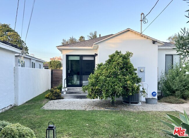 Building Photo - 3865 Lyceum Ave
