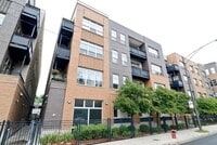 Building Photo - 2933 N Clybourn Ave