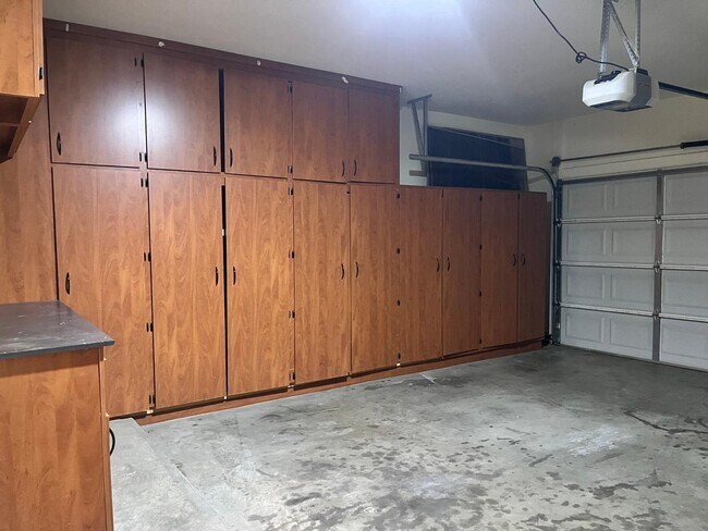 Building Photo - 3107 E Kingbird Pl