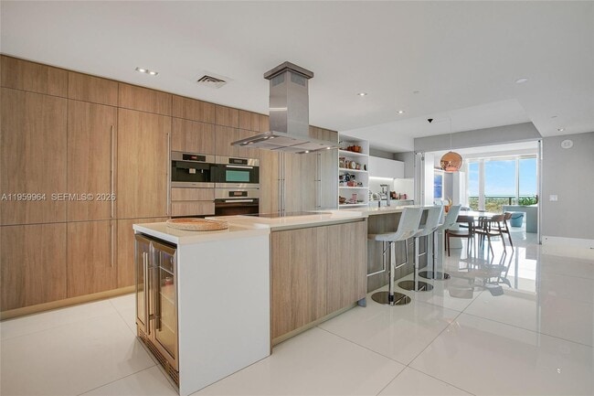 Building Photo - 350 Ocean Dr