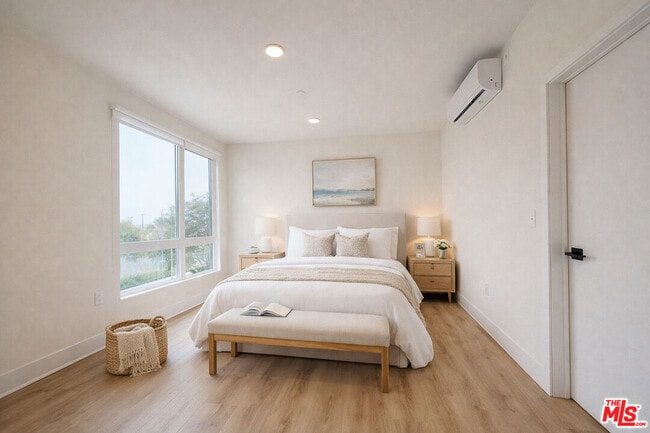 Building Photo - 5813 Lexington Ave