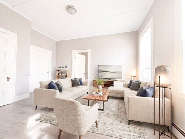 Interior Photo - 42 East Broadway