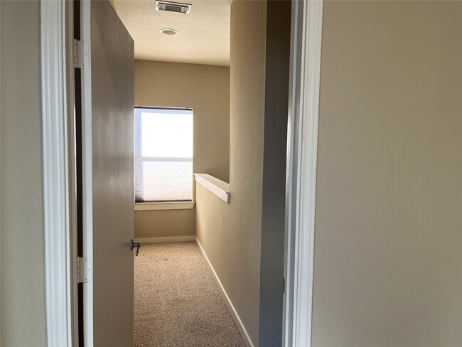 Building Photo - 4338 Center St