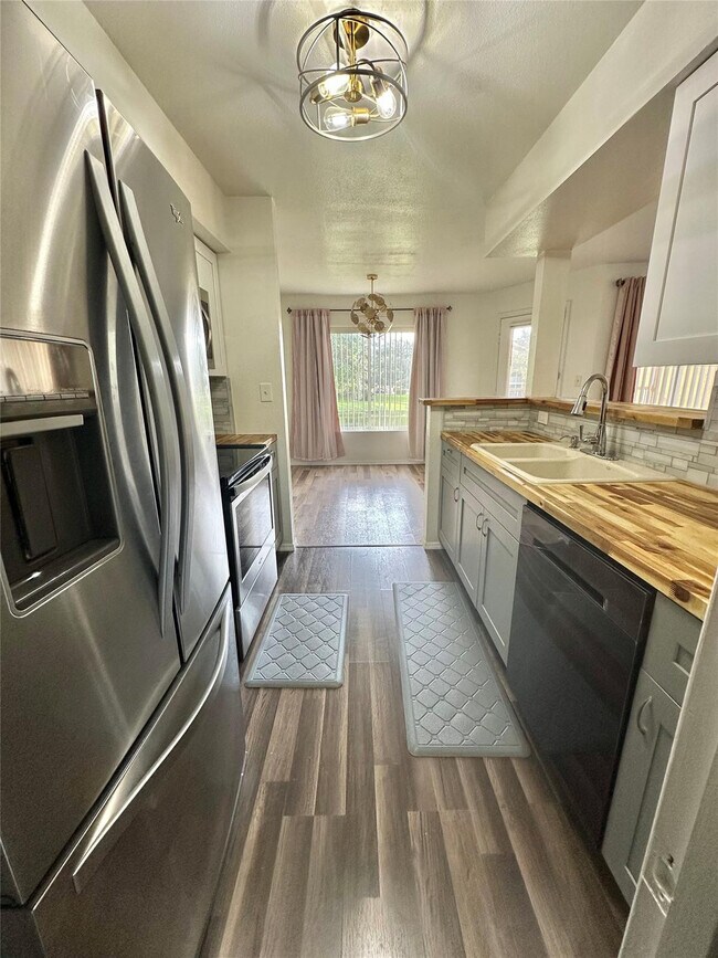 Building Photo - 2371 NW 33rd St