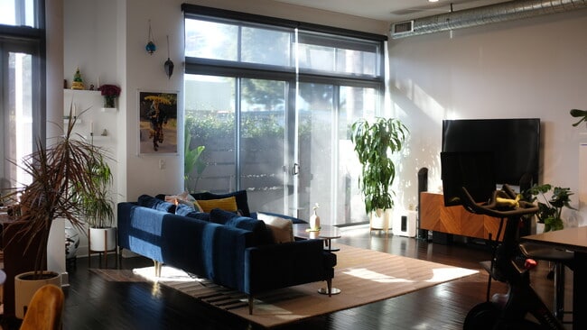 Building Photo - 13320 Beach Ave