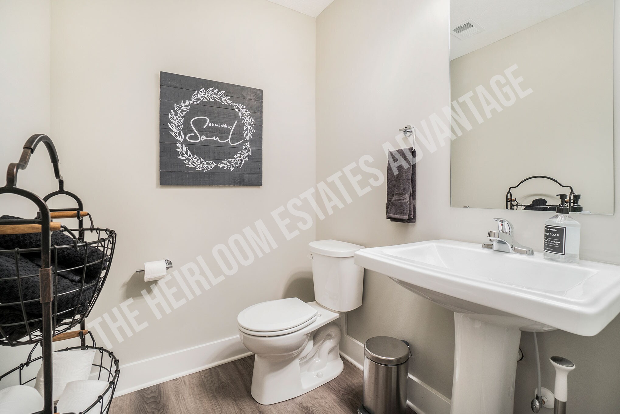 Building Photo - 341 N 5th Ter