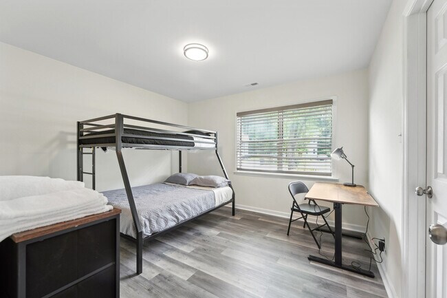 Building Photo - 214 Bridgefield Pl