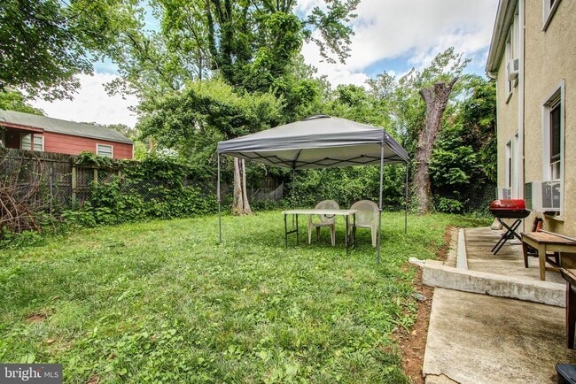 Building Photo - 6120 41st Ave