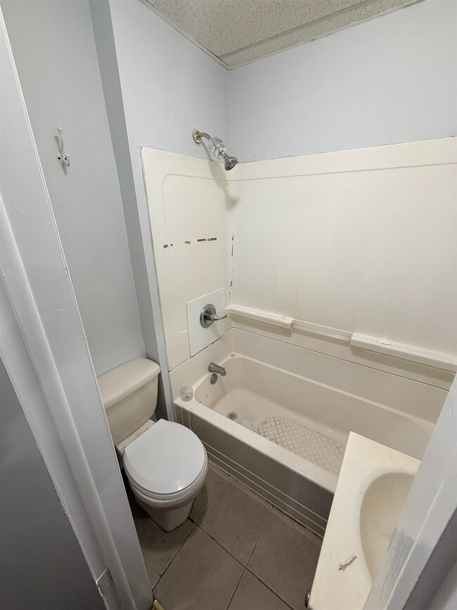 Building Photo - 213 Webster Ave