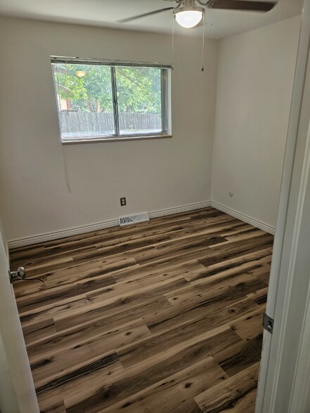 Building Photo - 2046 S Newark Way