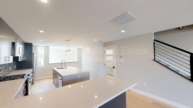 Building Photo - 3135 Hugo St