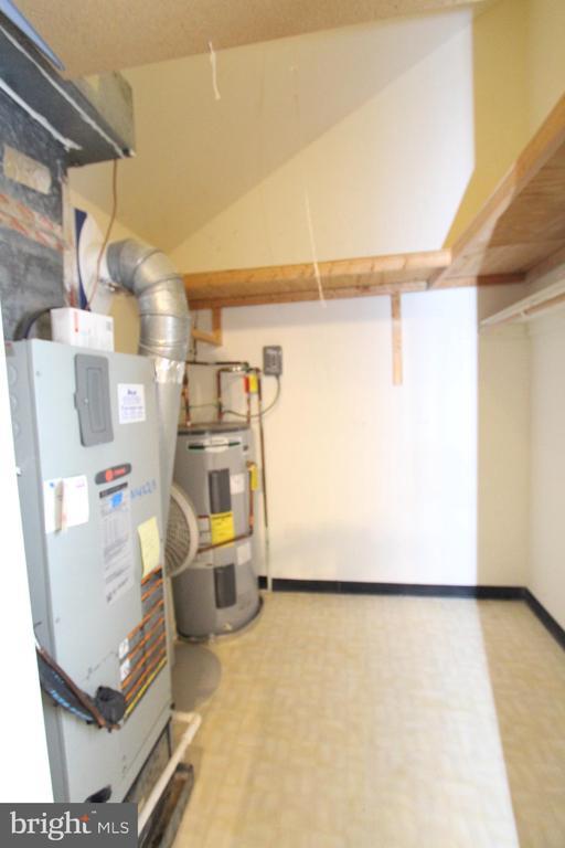 Building Photo - 5220 Ravens Crest Dr