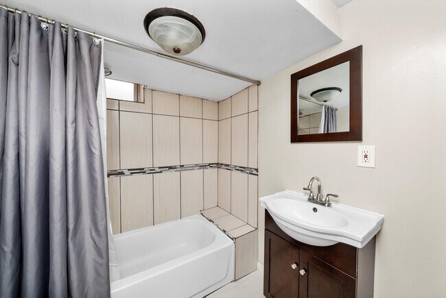 Building Photo - 4223 W 82nd St