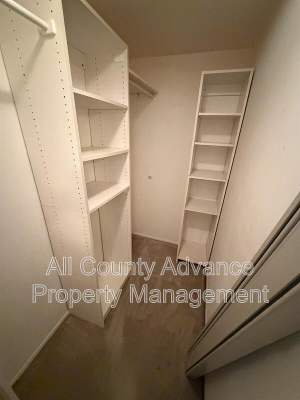 Building Photo - 2751 S Pines Dr