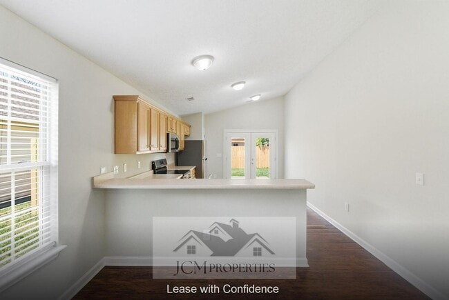 Building Photo - 2001 Polk Ln