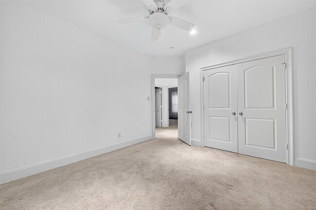 Building Photo - 6 S Berryline Cir