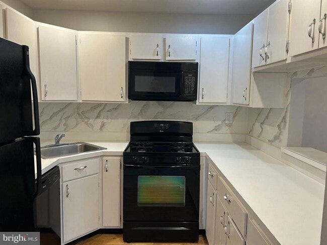 Building Photo - 35 Coral Tree Ct