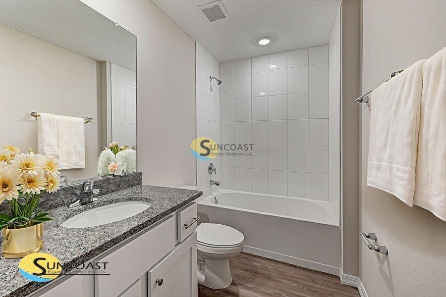 Building Photo - 9564 Hood Rd