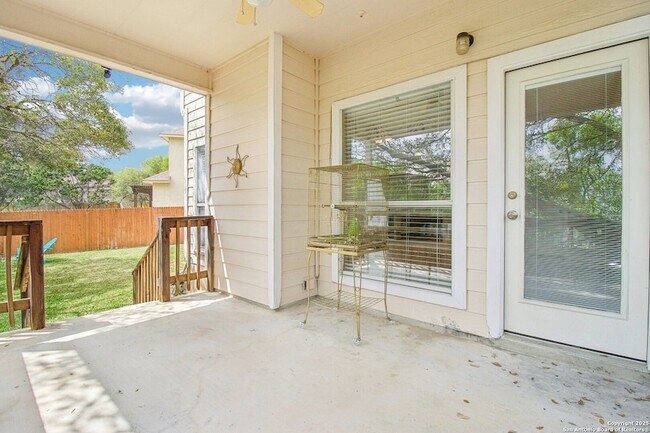 Building Photo - 606 Mesa Ln