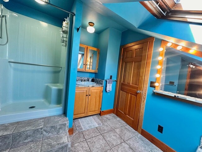 Building Photo - 107 Franklin St