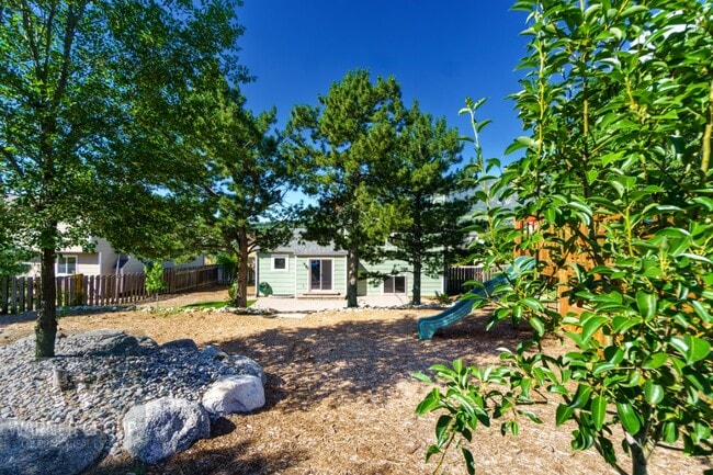 Building Photo - 590 Crosstrail Dr