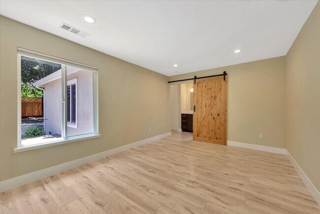 Building Photo - Wow! What a Great Home! SHORT TERM LEASE T...