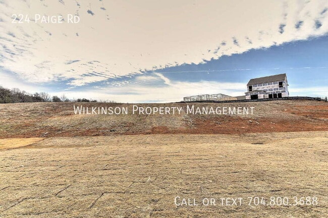 Building Photo - 224 Paige Rd