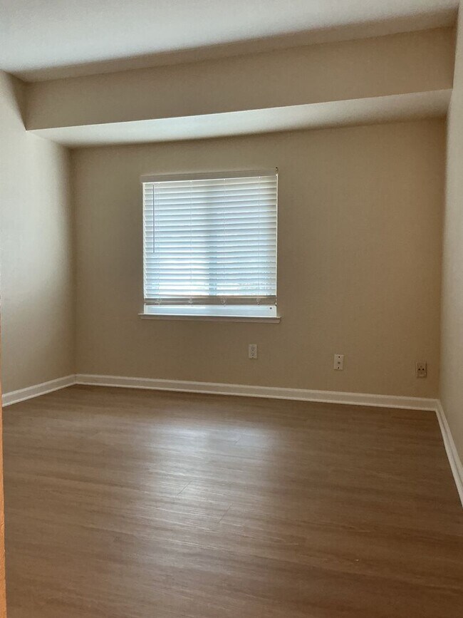 Building Photo - Great Location in Rocklin!