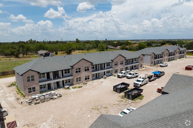Building Photo - Uptown on Ware