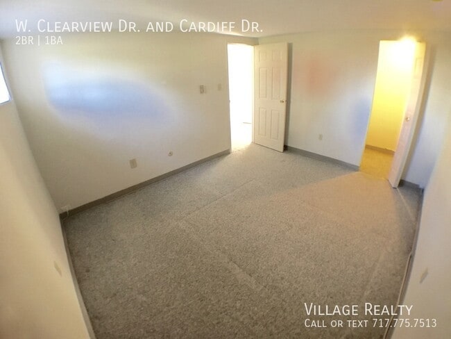 Building Photo - 81 W Clearview Dr