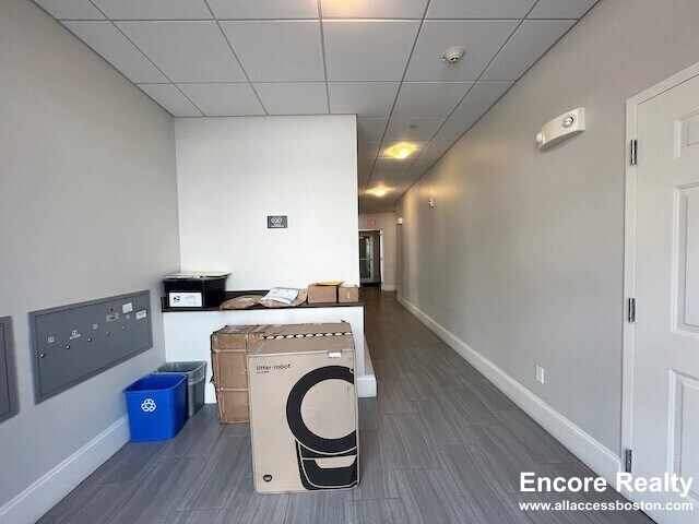 Building Photo - 168 Hampshire St