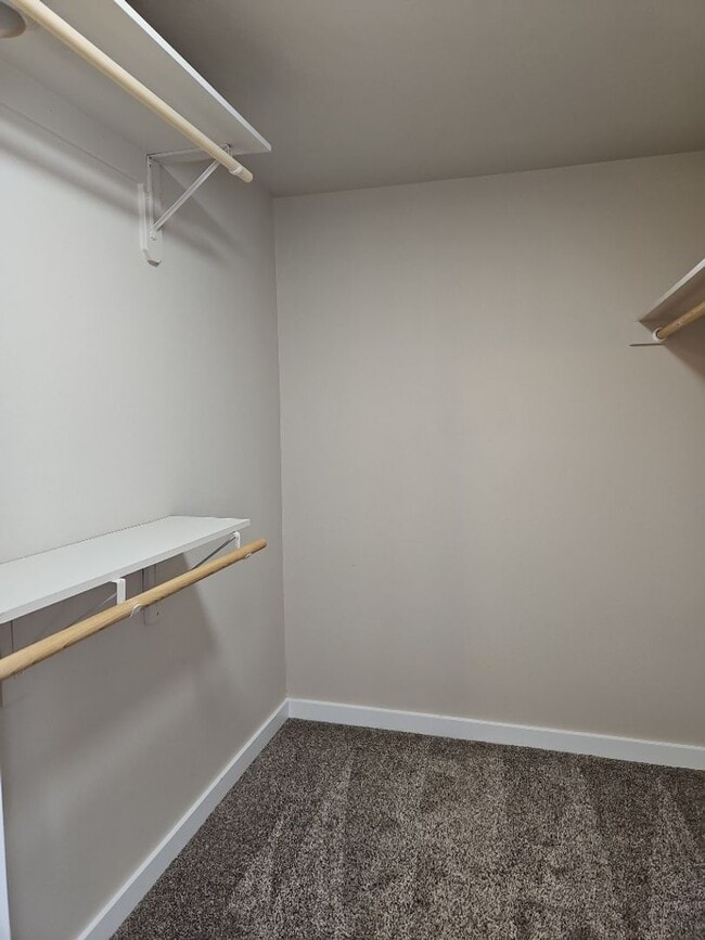 Building Photo - Fabulous Location!  3 bedroom, 2 bathroom ...