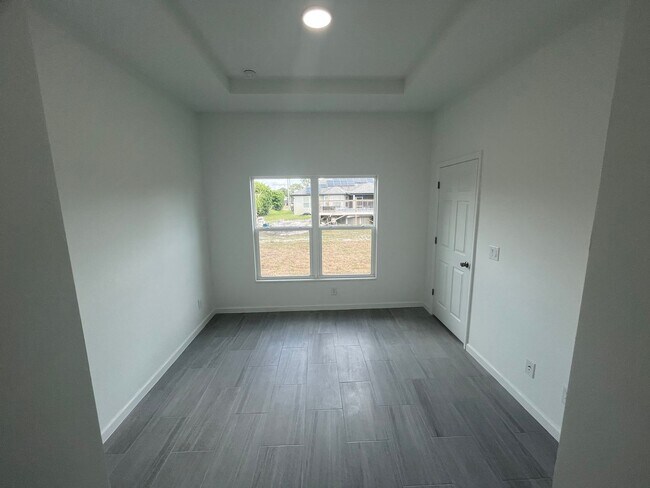 Building Photo - 504 Alexia Ave S