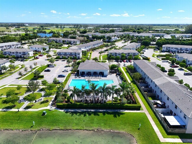 Building Photo - 1411 SE 26th Rd