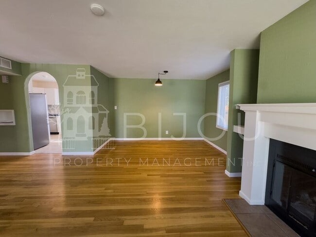 Building Photo - 2407 N Meade Ave