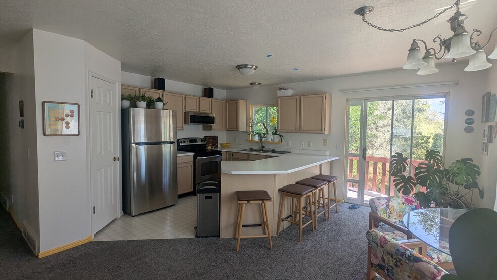 Building Photo - 5557 Walden Glen Dr