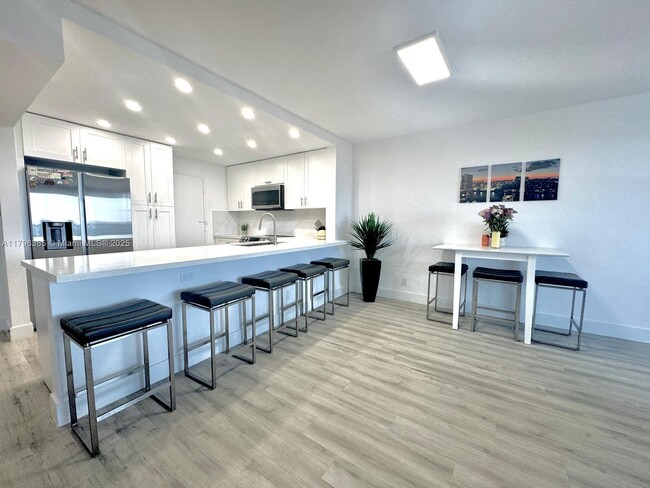 Building Photo - 3800 S Ocean Dr