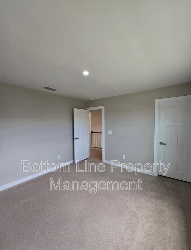 Building Photo - 2030 Sewall Ave SW